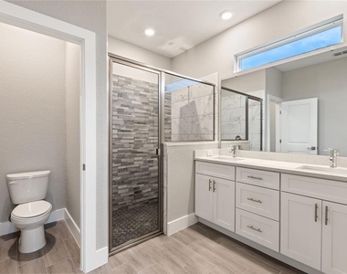 1057 Sabine Place - Photo Thumbnail 25