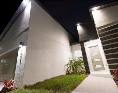 1057 Sabine Place - Photo Thumbnail 7