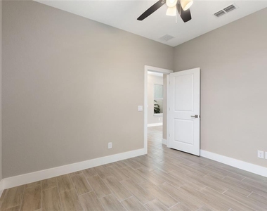 1057 Sabine Place - Photo Thumbnail 19
