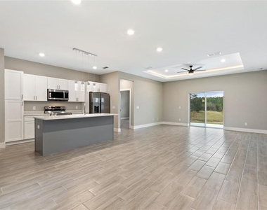 1057 Sabine Place - Photo Thumbnail 8