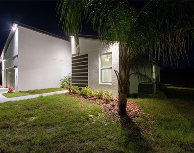 1057 Sabine Place - Photo Thumbnail 3