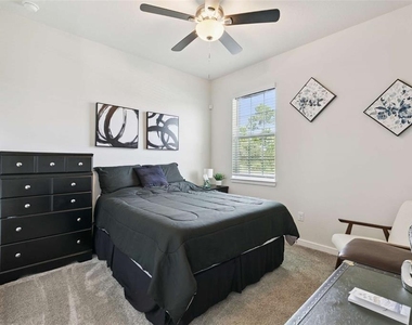6306 Cedar Chase Court - Photo Thumbnail 9