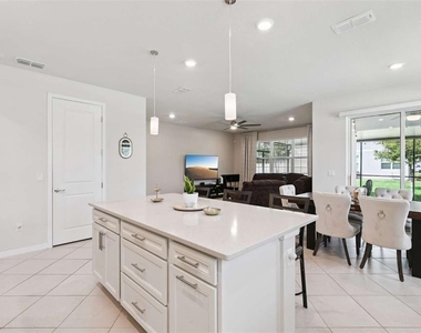 6306 Cedar Chase Court - Photo Thumbnail 7