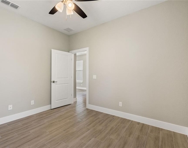 205 Hyacinth Court - Photo Thumbnail 19
