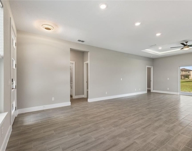 205 Hyacinth Court - Photo Thumbnail 9