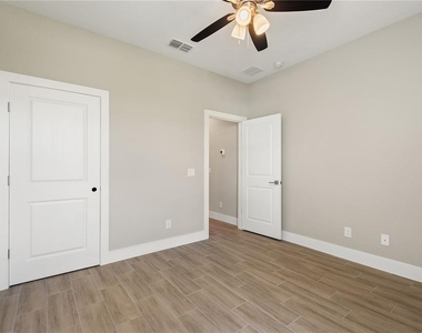205 Hyacinth Court - Photo Thumbnail 21