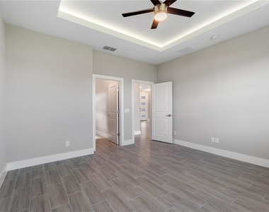 205 Hyacinth Court - Photo Thumbnail 23