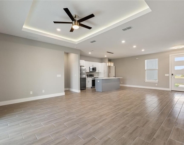 205 Hyacinth Court - Photo Thumbnail 10