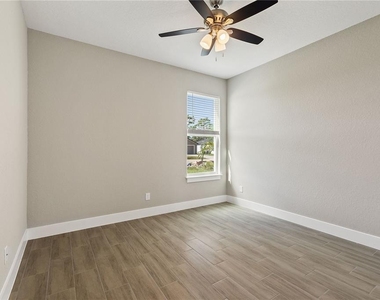 205 Hyacinth Court - Photo Thumbnail 22