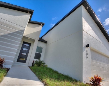 205 Hyacinth Court - Photo Thumbnail 6