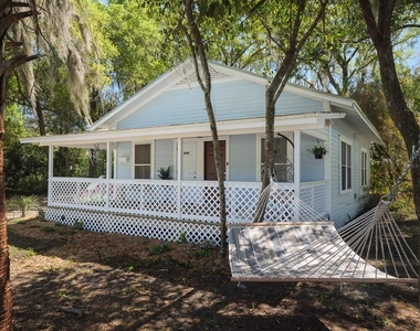 1005 Ne 3rd Avenue - Photo Thumbnail 1