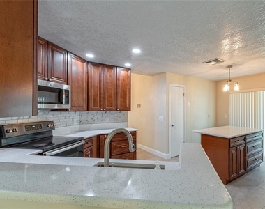 166 Alameda Drive - Photo Thumbnail 12