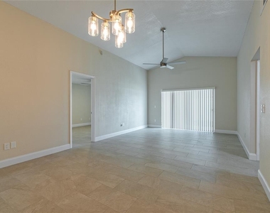 166 Alameda Drive - Photo Thumbnail 18