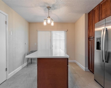 166 Alameda Drive - Photo Thumbnail 15