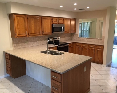 7760 Harlie Street - Photo Thumbnail 8