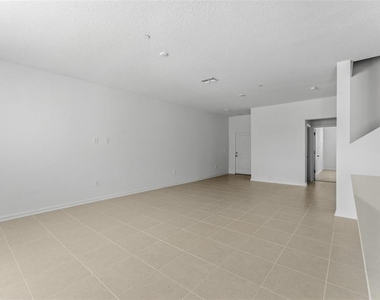 2301 White Buffalo Street - Photo Thumbnail 12