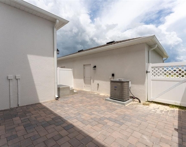 2301 White Buffalo Street - Photo Thumbnail 20