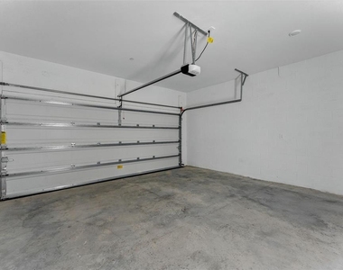 2301 White Buffalo Street - Photo Thumbnail 23