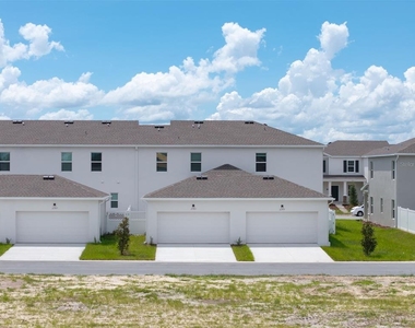 2301 White Buffalo Street - Photo Thumbnail 1