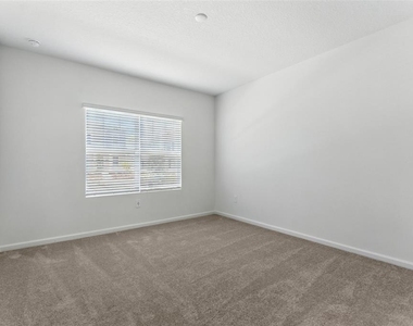 2301 White Buffalo Street - Photo Thumbnail 3