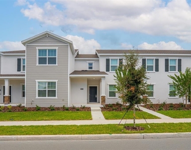 2301 White Buffalo Street - Photo Thumbnail 2
