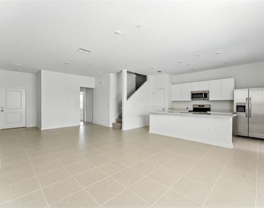2301 White Buffalo Street - Photo Thumbnail 11