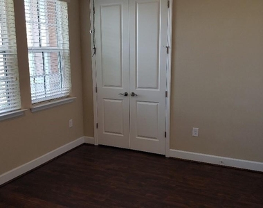 13818 Eliot Avenue - Photo Thumbnail 25