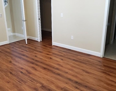 13818 Eliot Avenue - Photo Thumbnail 6