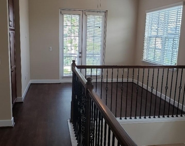 13818 Eliot Avenue - Photo Thumbnail 18