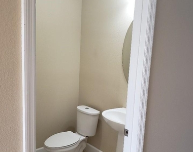 13818 Eliot Avenue - Photo Thumbnail 17