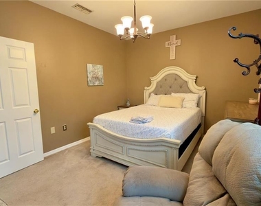 6624 Time Square Avenue - Photo Thumbnail 16