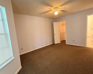 1033 S Hiawassee Road - Photo Thumbnail 4
