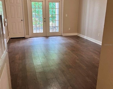 206 E South Street - Photo Thumbnail 2