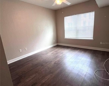 206 E South Street - Photo Thumbnail 4