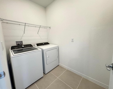 4561 Orchard View Alley - Photo Thumbnail 12