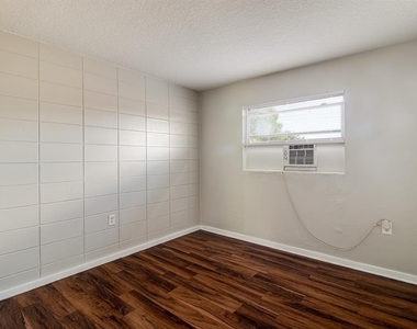 1343 West Point Drive - Photo Thumbnail 6