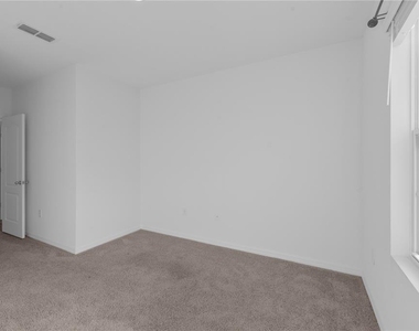 402 Feltrim Reserve Boulevard - Photo Thumbnail 24