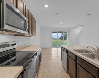402 Feltrim Reserve Boulevard - Photo Thumbnail 11