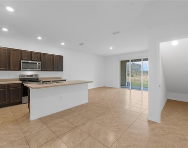 402 Feltrim Reserve Boulevard - Photo Thumbnail 4