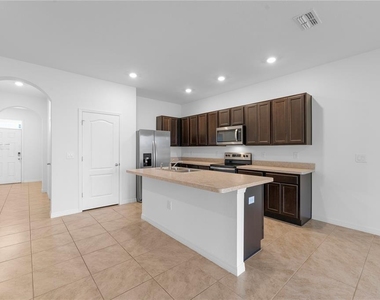 402 Feltrim Reserve Boulevard - Photo Thumbnail 5