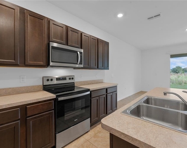 402 Feltrim Reserve Boulevard - Photo Thumbnail 7