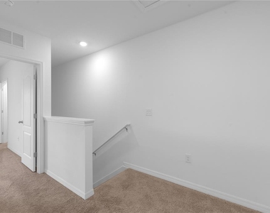 402 Feltrim Reserve Boulevard - Photo Thumbnail 18