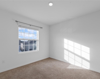 402 Feltrim Reserve Boulevard - Photo Thumbnail 22