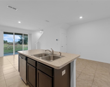 402 Feltrim Reserve Boulevard - Photo Thumbnail 13