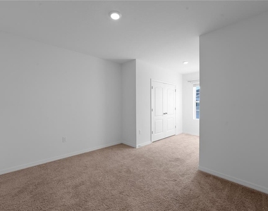 402 Feltrim Reserve Boulevard - Photo Thumbnail 21