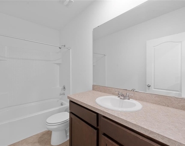 402 Feltrim Reserve Boulevard - Photo Thumbnail 19