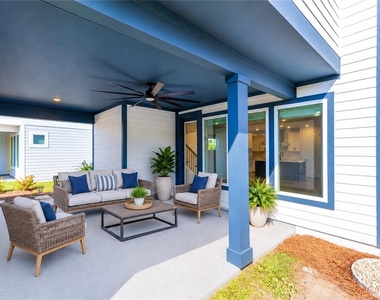 3089 Voyager Avenue - Photo Thumbnail 24