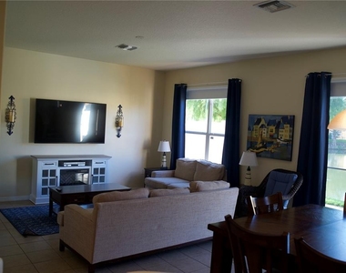 4925 Poolside Dr - Photo Thumbnail 12