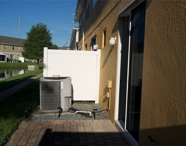 4925 Poolside Dr - Photo Thumbnail 19