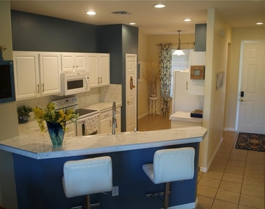 4925 Poolside Dr - Photo Thumbnail 4
